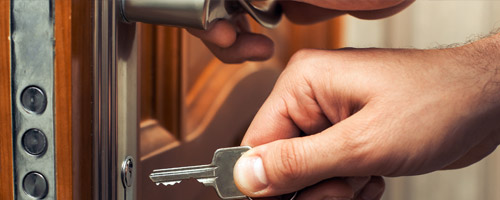 Sonic Locksmith helping Long Island resident that is locked out of their home.
